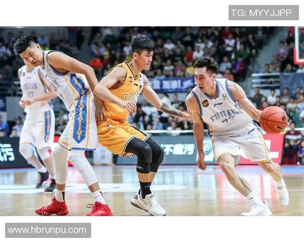 赵泰隆的篮球之路：从青涩少年到职业明星的成长历程与心路历程